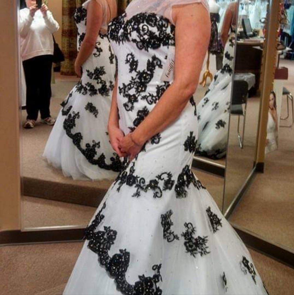 Tiffany Designs wedding dress size 10